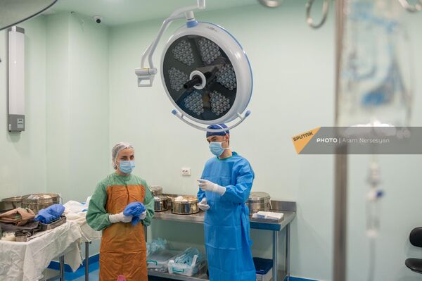 Պյոտր  Դրևալը վիրահատարանում - Sputnik Արմենիա
