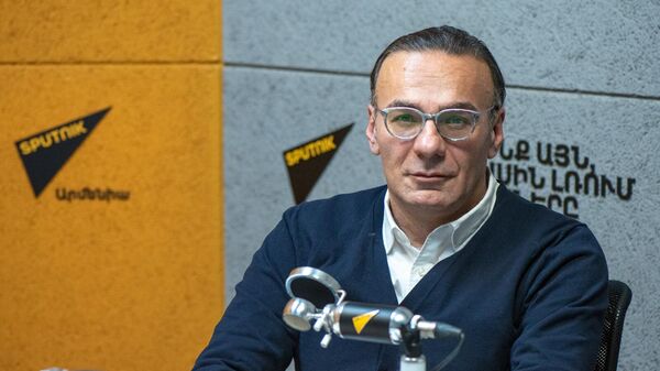 Доктор политических наук Арсен Гаспарян в гостях радио Sputnik - Sputnik Армения