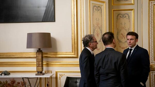 Президент Франции Эммануэль Макрон принял Мурада Папазяна и Ара Тораняна (23 января 2023). Париж - Sputnik Армения
