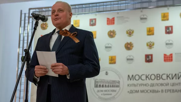Чрезвычайный и полномочный посол России Сергей Копыркин выступает на открытии выставки, приуроченной к блокаде Ленинграда (26 января 2023). Еревaн - Sputnik Армения