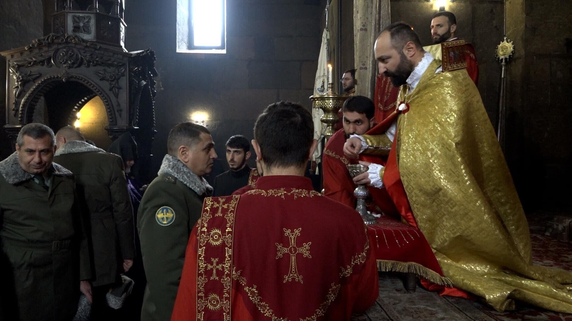 Католикос Гарегин II отслужил Святую литургию по случаю Дня Армии в монастыре св. Гаяне (29 января 2023). Эчмиaдзин - Sputnik Արմենիա, 1920, 29.01.2023