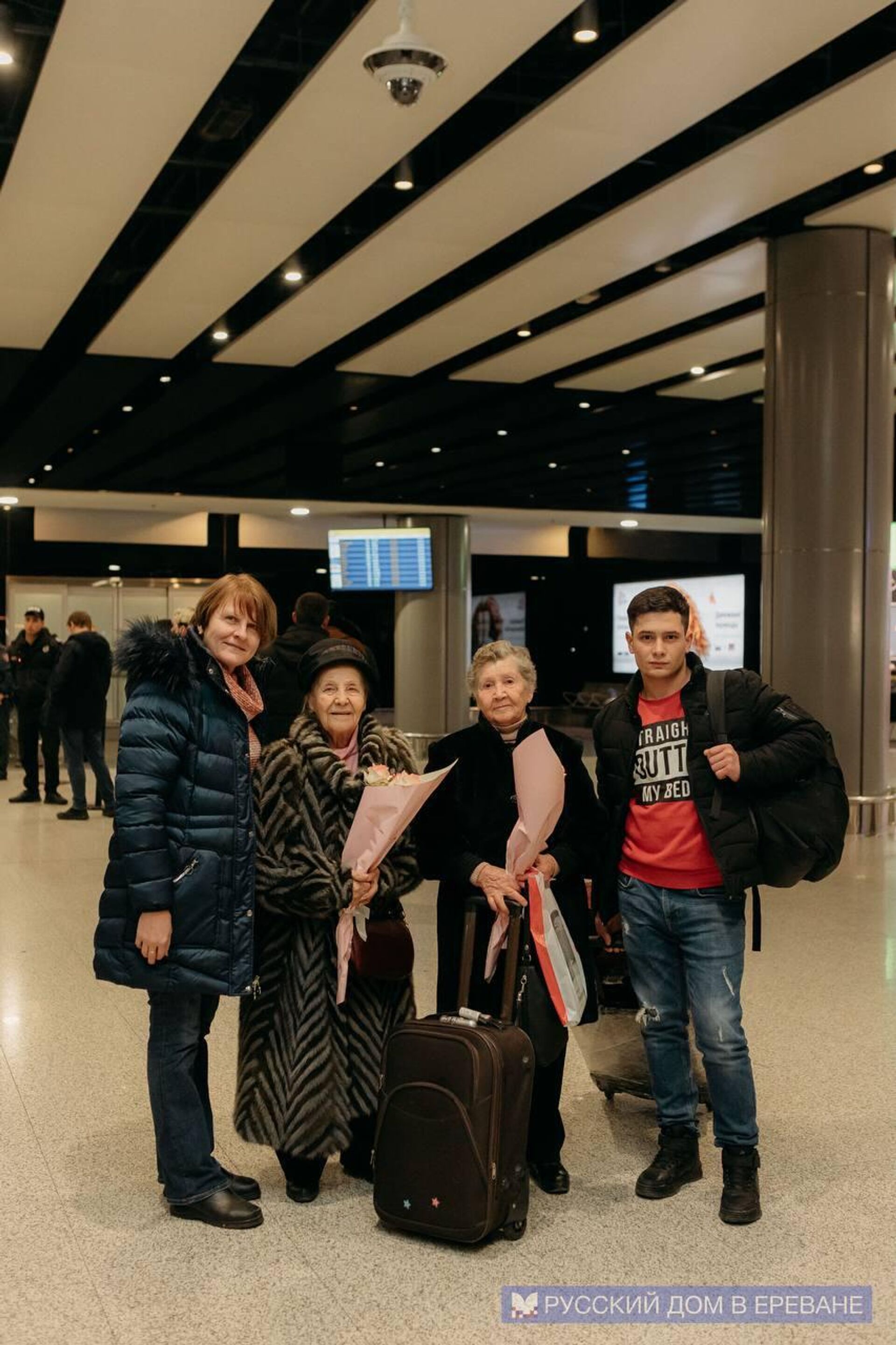 Блокадницы Галина Фёдорова и Галина Петухова венулись из Санкт-Петербурга (30 января 2023). Ереван Блокадницы Галина Фёдорова и Галина Петухова венулись из Санкт-Петербурга (30 января 2023). Ереван - Sputnik Армения, 1920, 06.05.2025