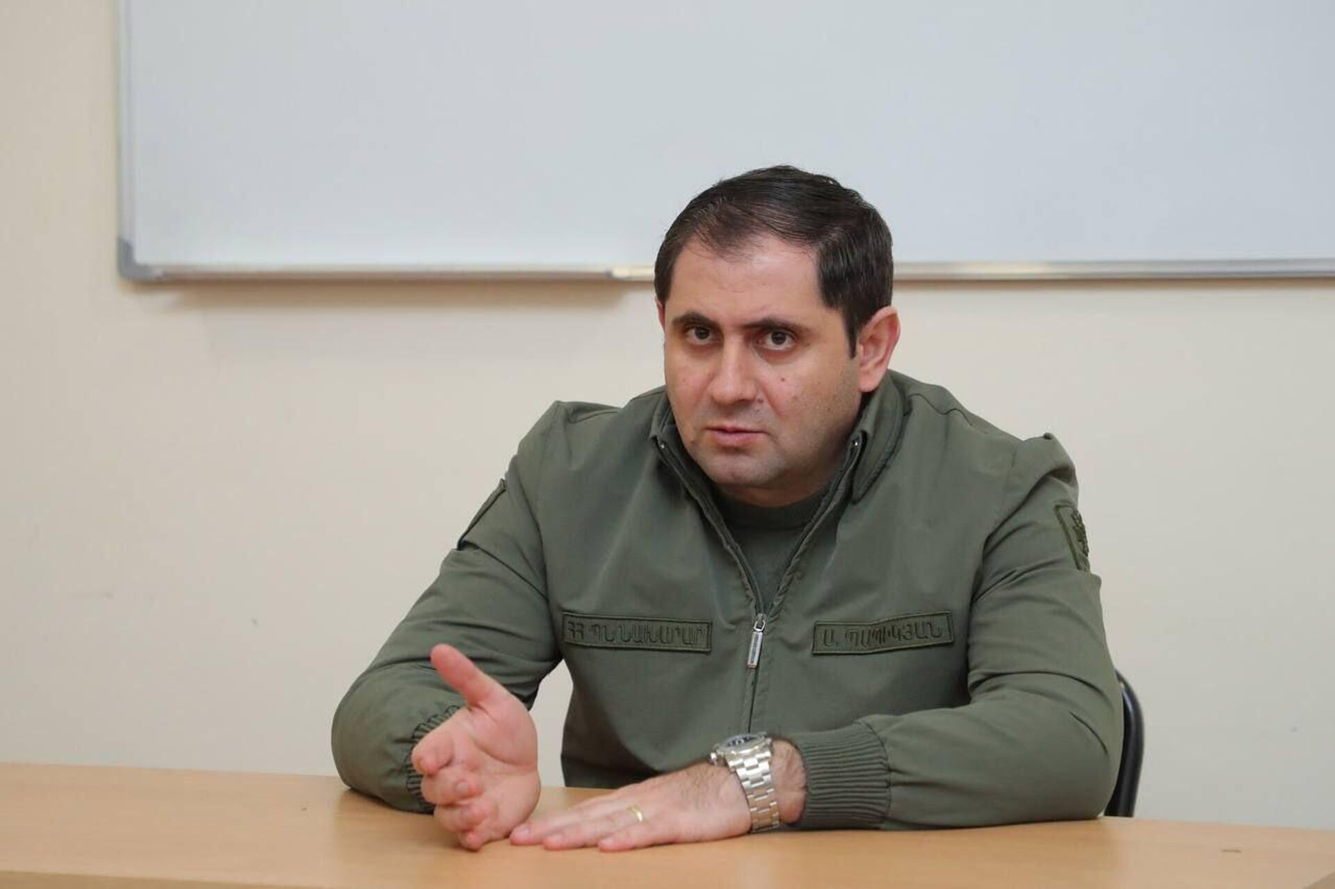 Министр обороны Сурен Папикян встретился с офицерским и младшим командным составом одной из воинских частей республики - Sputnik Армения, 1920, 01.02.2023