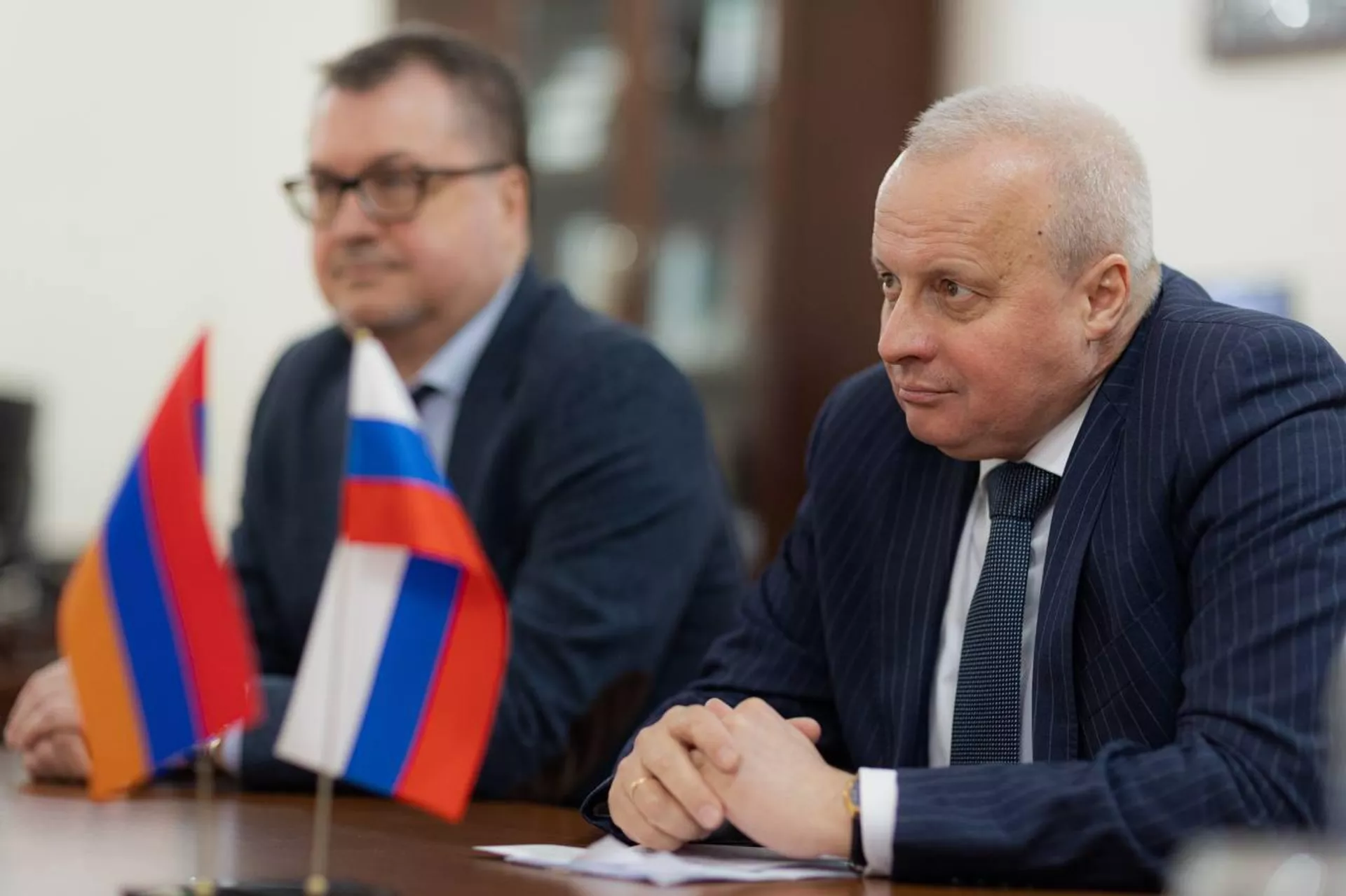 Губернатор Вайоцдзорской области Арарат Григорян встретился с Чрезвычайным и полномочным послом России Сергеем Копыркиным (3 февраля 2023). Ехегнадзор  - Sputnik Армения, 1920, 03.02.2023