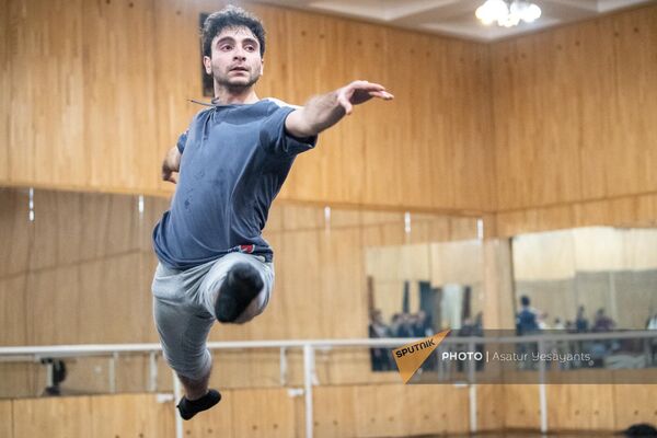 Репетиция в Национальном академическом театре оперы и балета Армении - Sputnik Армения