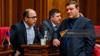 Айк Мамиджанян и Тарон Маргарян на очередном заседании НС Армении (7 февраля 2023). Ереван