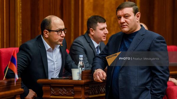 Айк Мамиджанян и Тарон Маргарян на очередном заседании НС Армении (7 февраля 2023). Ереван - Sputnik Армения
