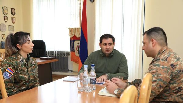 Министр обороны Сурен Папикян посетил миротворческую бригаду ВС и побеседовал с офицерами воинской части (11 февраля 2023) - Sputnik Армения