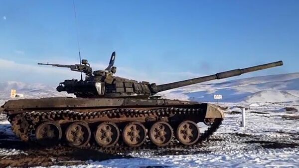 Тактико-огневые упражнения танкистов ЮВО на полигоне Алагяз - Sputnik Армения