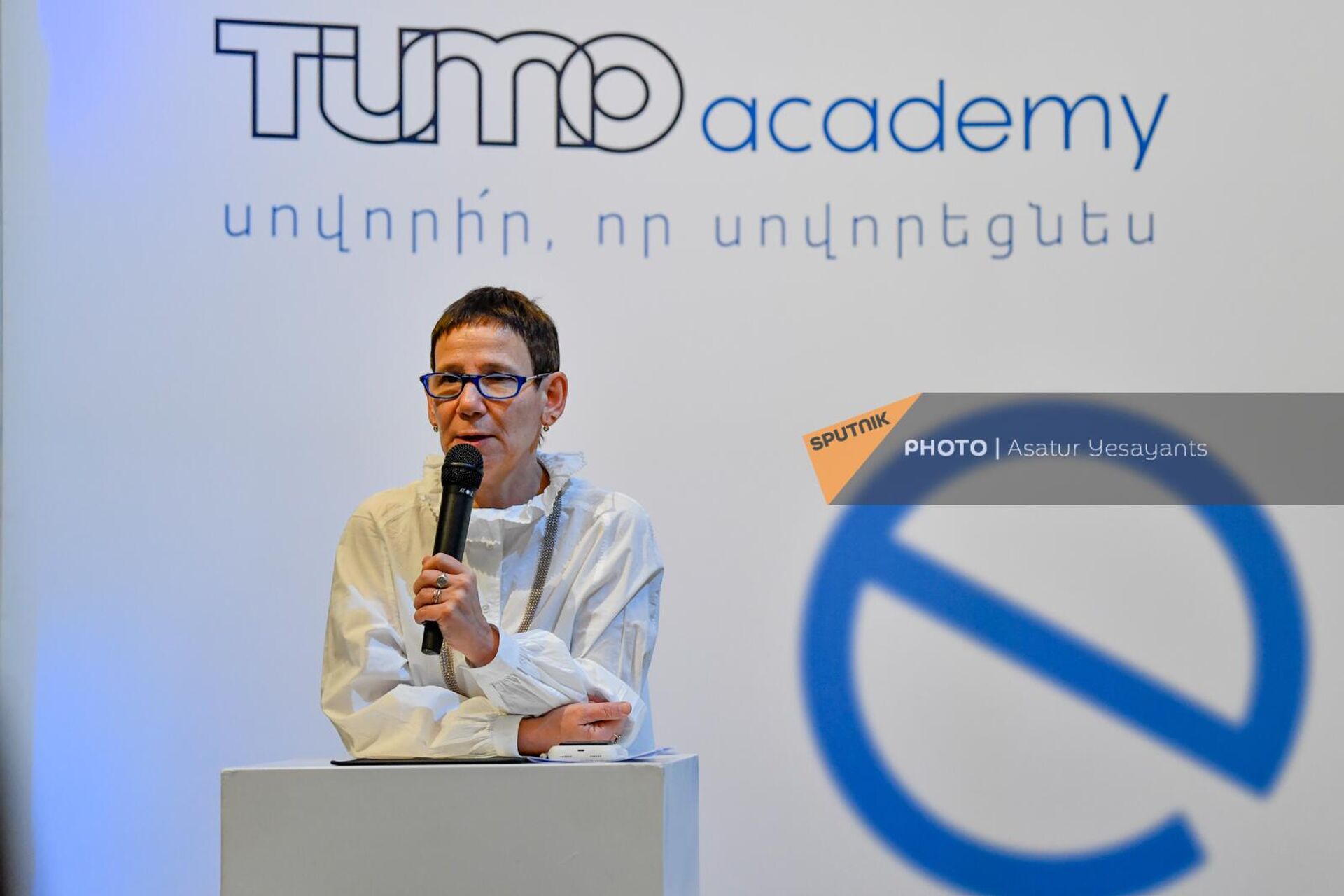 Генеральный директор центра креативных технологий TUMO Мари Лу Папазян на презентации шестимесячной образовательной программы Академия TUMO (27 февраля 2023). Еревaн - Sputnik Армения, 1920, 27.02.2023
