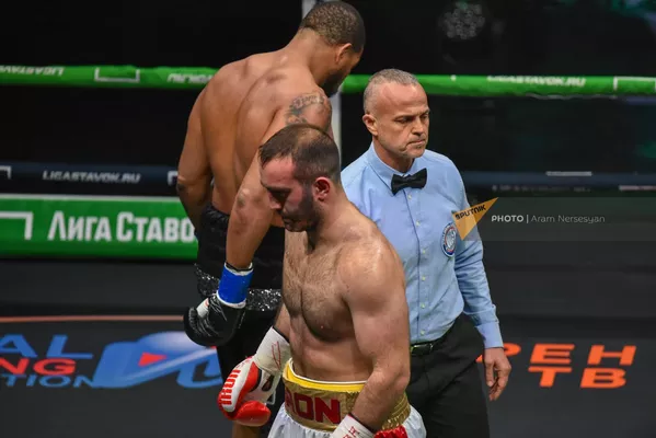 Поединок за титул интерконтинентального чемпиона мира по версии WBA в весовой категории больше 90,7кг между боксерами Майком Балогуном (США) и Муратом Гассиевым (Россия) в спортивно-концертном комплексе им.К.Демирчяна (4 марта 2023). Еревaн - Sputnik Армения