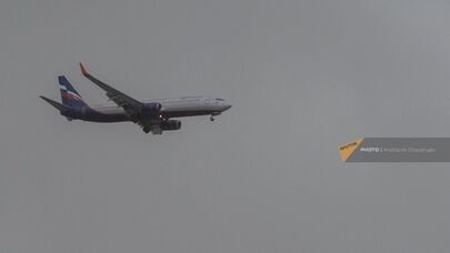Самолет авиакомпании Aeroflot подлетает к аэропорту Звартноц