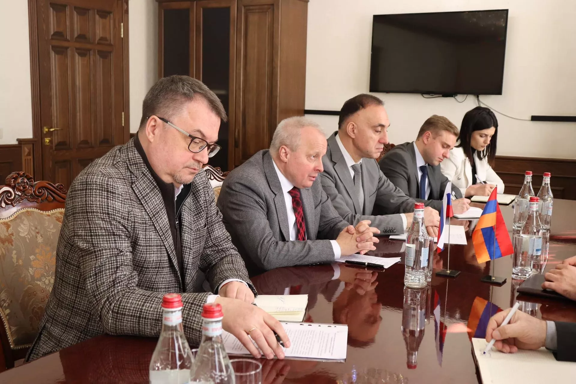 Карен Саркисян принял Чрезвычайного и полномочного посла России Сергея Копыркина (10 марта 2023). Гегаркуник Карен Саркисян принял Чрезвычайного и полномочного посла России Сергея Копыркина (10 марта 2023). Гегаркуник - Sputnik Армения, 1920, 10.03.2023