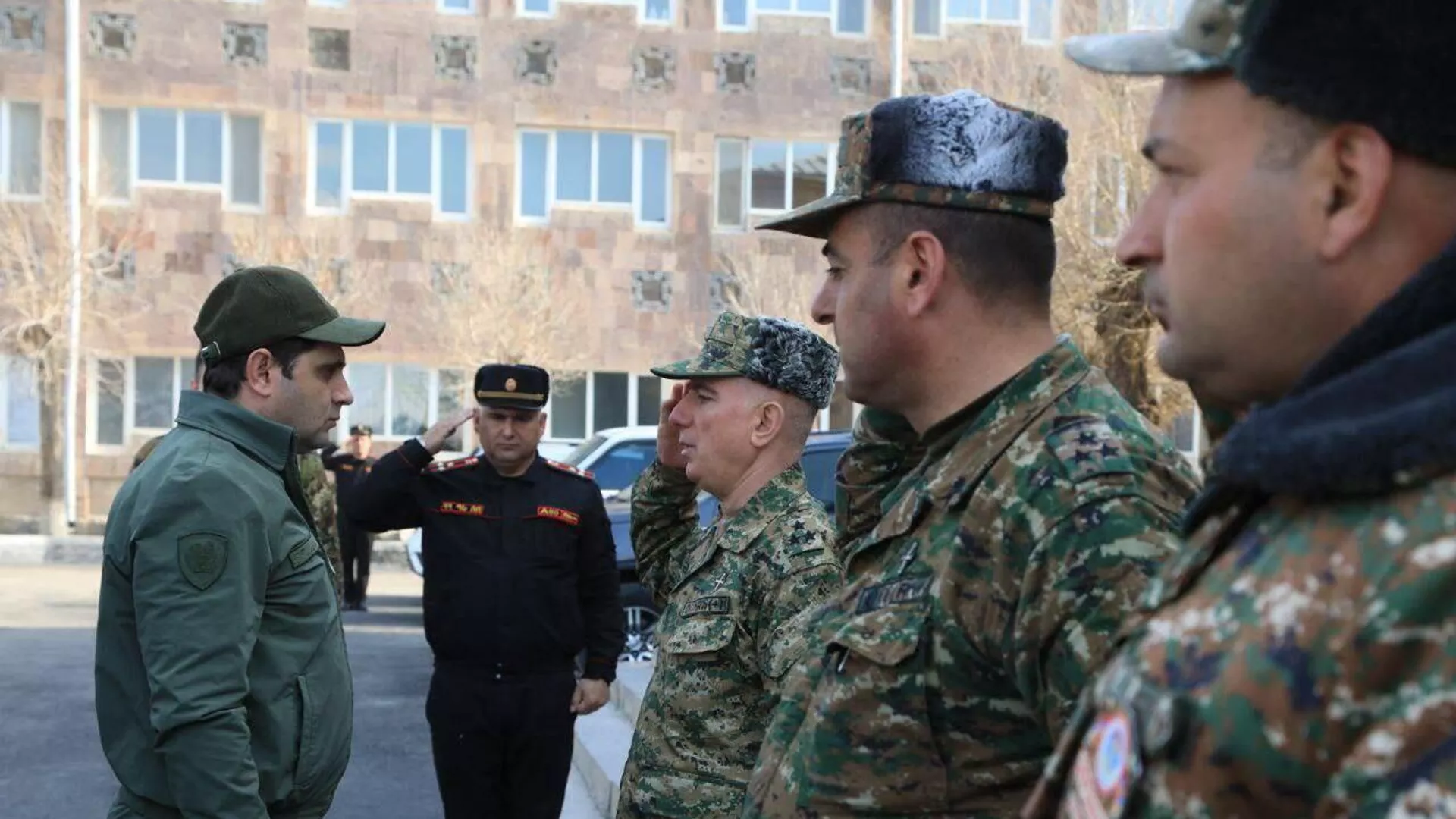 Министр обороны Сурен Папикян во время посещения одной из воинских частей МО (11 марта 2023) Министр обороны Сурен Папикян во время посещения одной из воинских частей МО (11 марта 2023) - Sputnik Армения, 1920, 11.03.2023