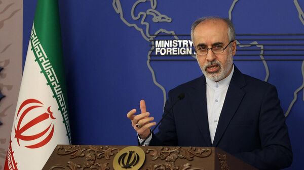 Официальный представитель министерства иностранных дел Ирана Насер Канаани во время выступления на пресс-конференции (5 декабря 2022). Тегеран - Sputnik Армения