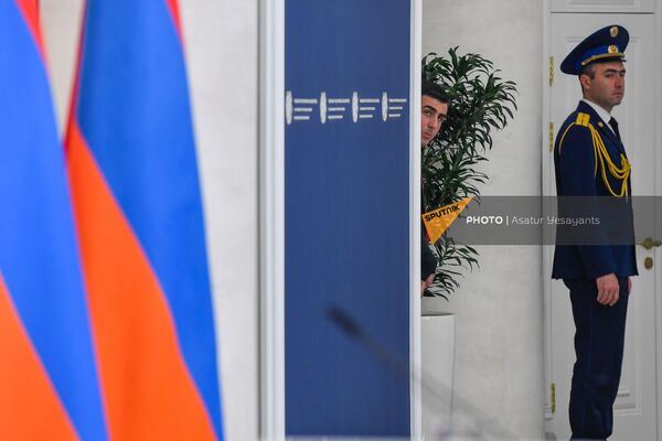 Почетный караул в ожидании премьера - Sputnik Армения