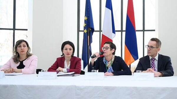 В посольстве Франции состоялась пресс-конференция, посвященная началу Дней франкофонии 2023 и открытию Французского института Армении (15 марта 2023). Еревaн - Sputnik Արմենիա