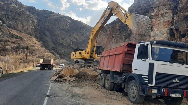 Начат капитальный ремонт автомагистрали М-2 Ереван - Ерасх - Горис - Мегри - граница Ирана - Sputnik Армения