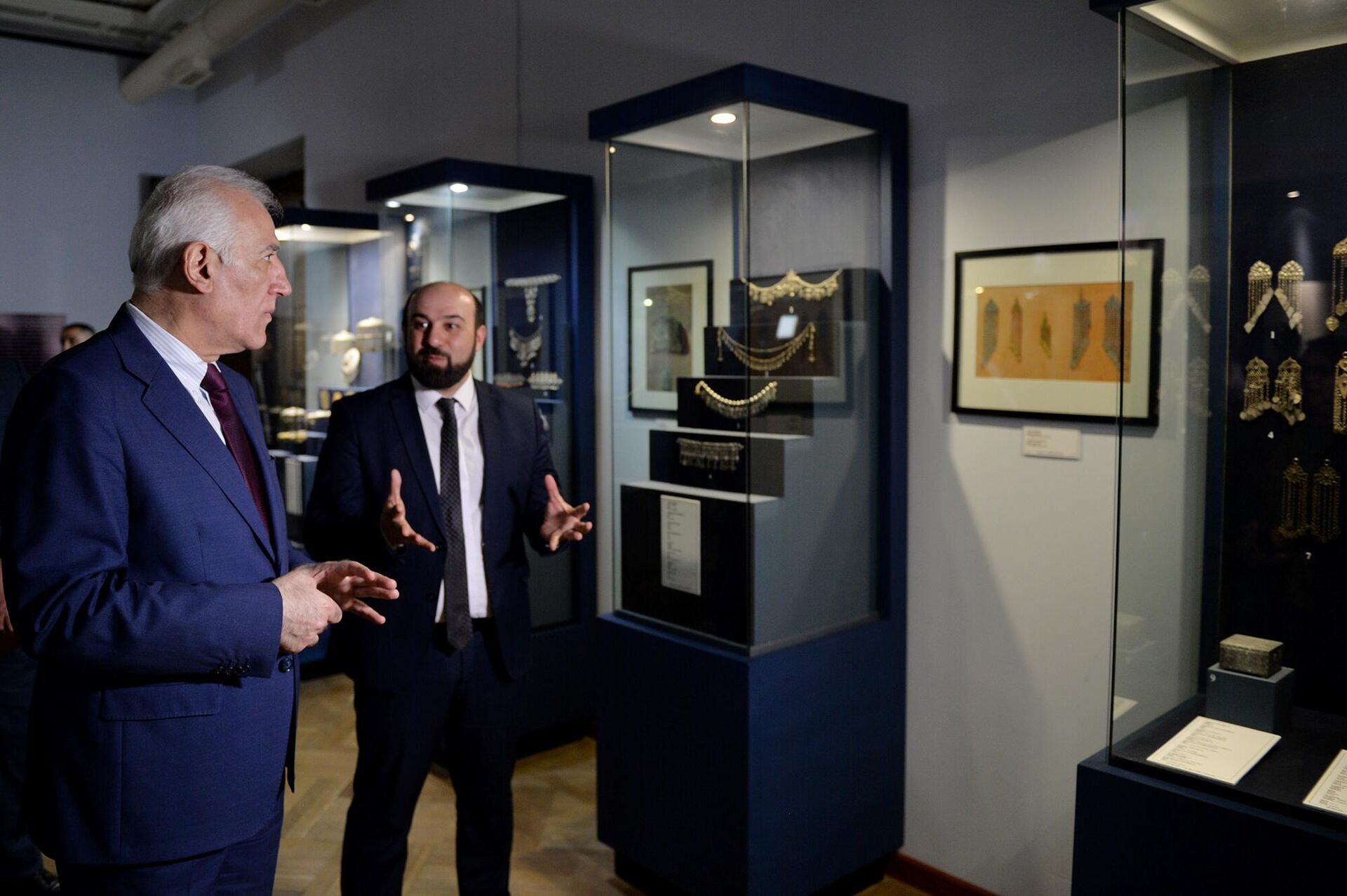 Президент Ваагн Хачатурян посетил Национальную галерею и Музей истории Армении (17 марта 2023). Еревaн - Sputnik Արմենիա, 1920, 17.03.2023