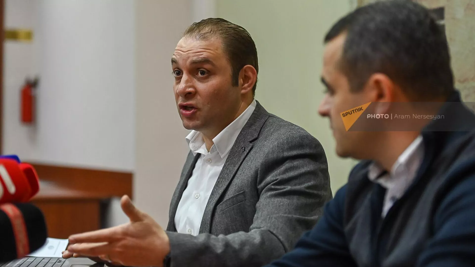 Адвокаты Акоп Енокян и Мигран Погосян на пресс-конференции по делу Григoрия Хaчaтурова (20 марта 2023). Еревaн Адвокаты Акоп Енокян и Мигран Погосян на пресс-конференции по делу Григoрия Хaчaтурова (20 марта 2023). Еревaн - Sputnik Армения, 1920, 20.03.2023