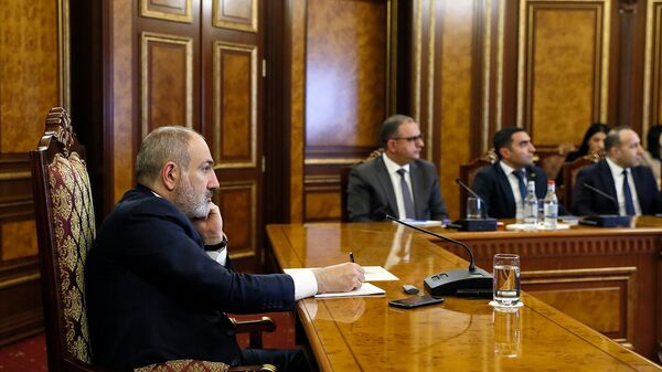 Премьер-министр Никол Пашинян на заседании по отчету деятельности своего аппарата за 2022 год (28 марта 2023). Еревaн - Sputnik Армения