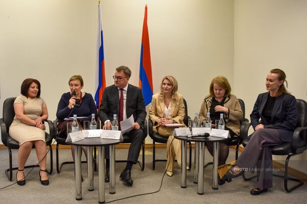 «Հայաստանի ռուսաց լեզվի լավագույն ուսուցիչ 2023» մրցույթի նվիրված մամուլի ասուլիսը - Sputnik Արմենիա