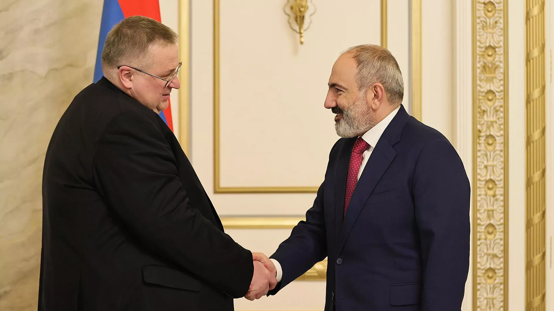 Премьер-министр Никол Пашинян принял вице-премьера Российской Федерации Алексея Оверчука (4 апреля 2023). Еревaн - Sputnik Армения, 1920, 04.04.2023