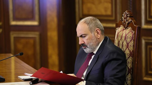 Премьер-министр Никол Пашинян провел совещание, в ходе которого были обсуждены оценки Армении в отчетах, опубликованных международными организациями (5 апреля 2023). Еревaн - Sputnik Армения