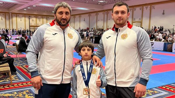 Золотой медалист Международного турнира по карате среди юниоров USA Open Норик Макарян - Sputnik Армения