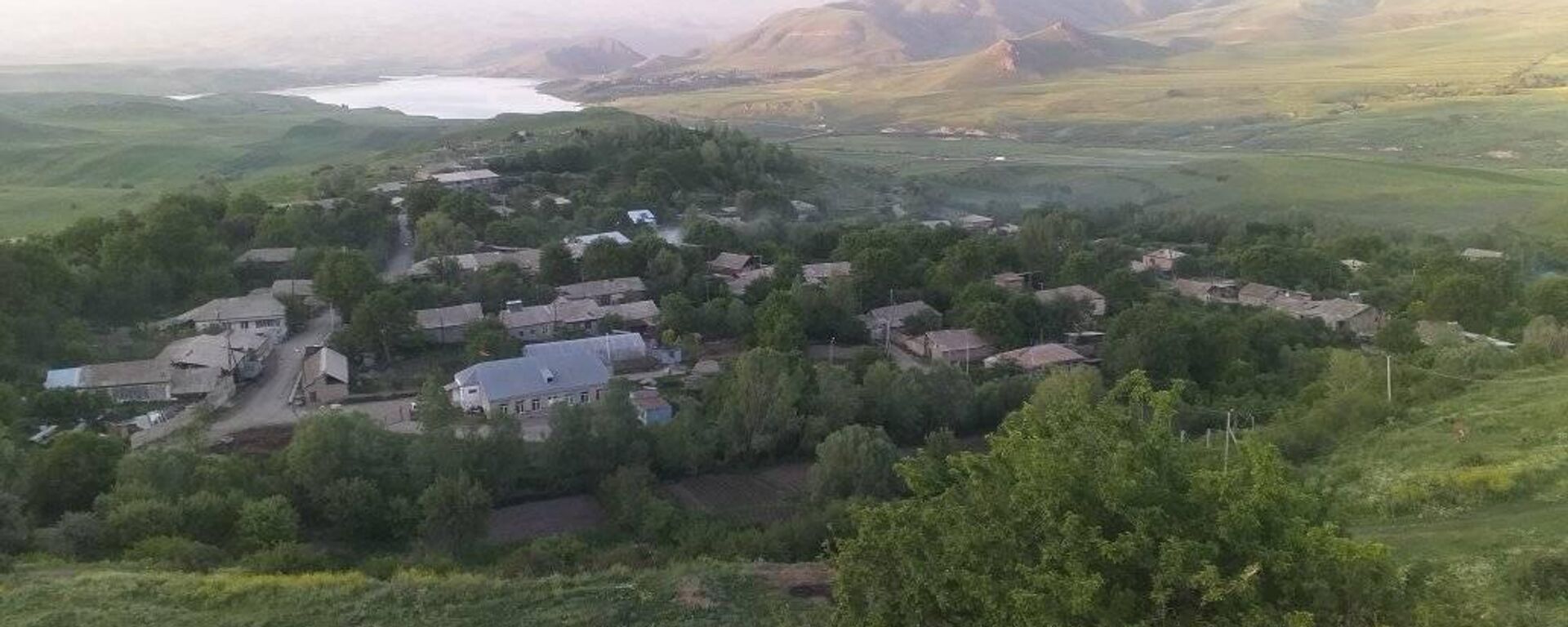 Вид на село Бнунис общины Сисиан Сюникской области - Sputnik Армения, 1920, 12.04.2023