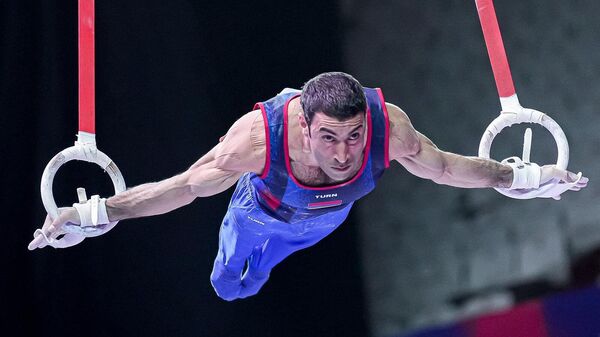 Член сборной Армении по спортивной гимнастике Ваагн Давтян на Чемпионате Европы в Анталии - Sputnik Армения