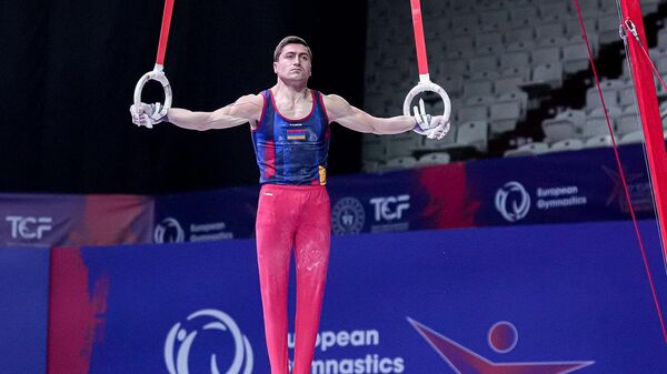 Член сборной Армении по спортивной гимнастике Артур Аветисян на Чемпионате Европы в Анталии - Sputnik Армения