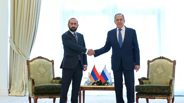 Встреча министров иностранных дел Армении и России Арарата Мирзояна и Сергея Лаврова на полях заседания СМИД СНГ (14 апреля 2023). Самарканд - Sputnik Армения