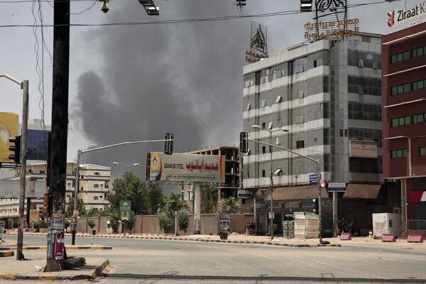 Ожесточенные столкновения между военными Судана и влиятельными военизированными формированиями страны идут уже 2 дня - Sputnik Армения