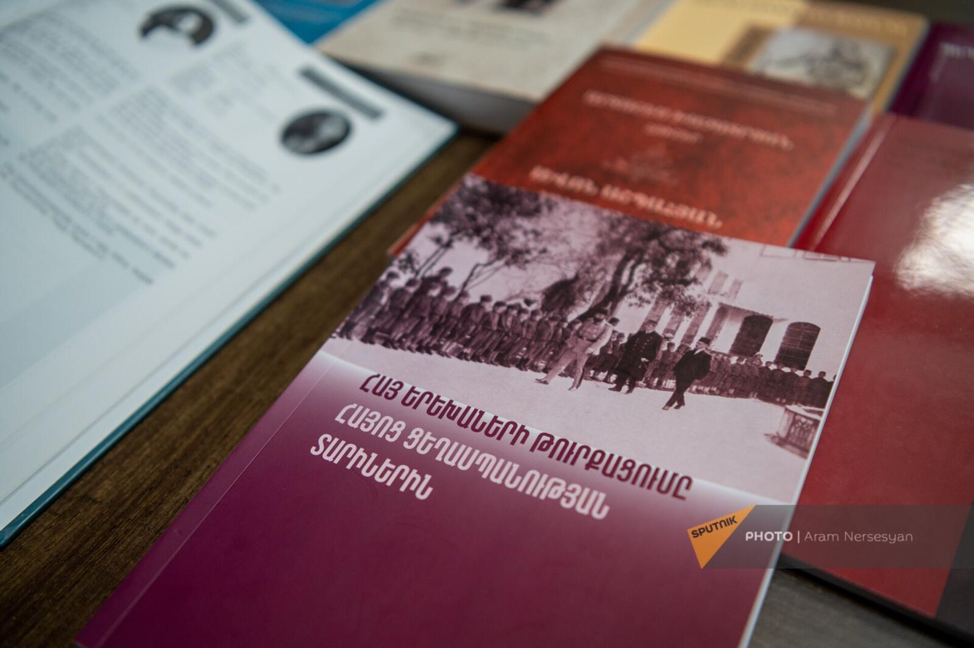 Презентация последних публикаций Музея-института Геноциада армян в МИГА - Sputnik Արմենիա, 1920, 19.04.2023