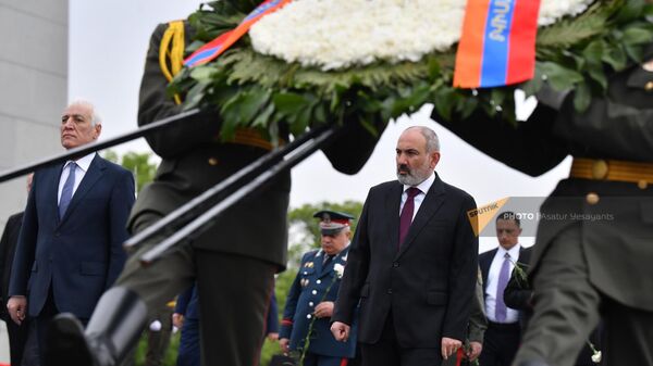 Премьер-министр Никол Пашинян посетил мемориальный комплекс Цицернакаберд (24 апреля 2023). Еревaн - Sputnik Армения