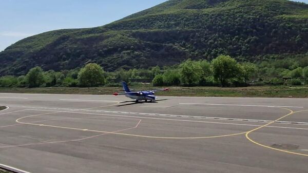 Самолет Լ 410 в аэропорту Капана - Sputnik Армения