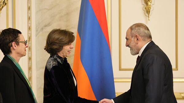 Премьер-министр Никол Пашинян принял министра Европы и иностранных дел Франции Катрин Колонну (27 апреля 2023). Еревaн - Sputnik Армения