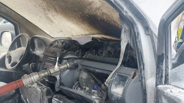 «Դալմա Գարդեն Մոլ» առևտրի կենտրոնի մոտ ավտոմեքենա է այրվել - Sputnik Արմենիա