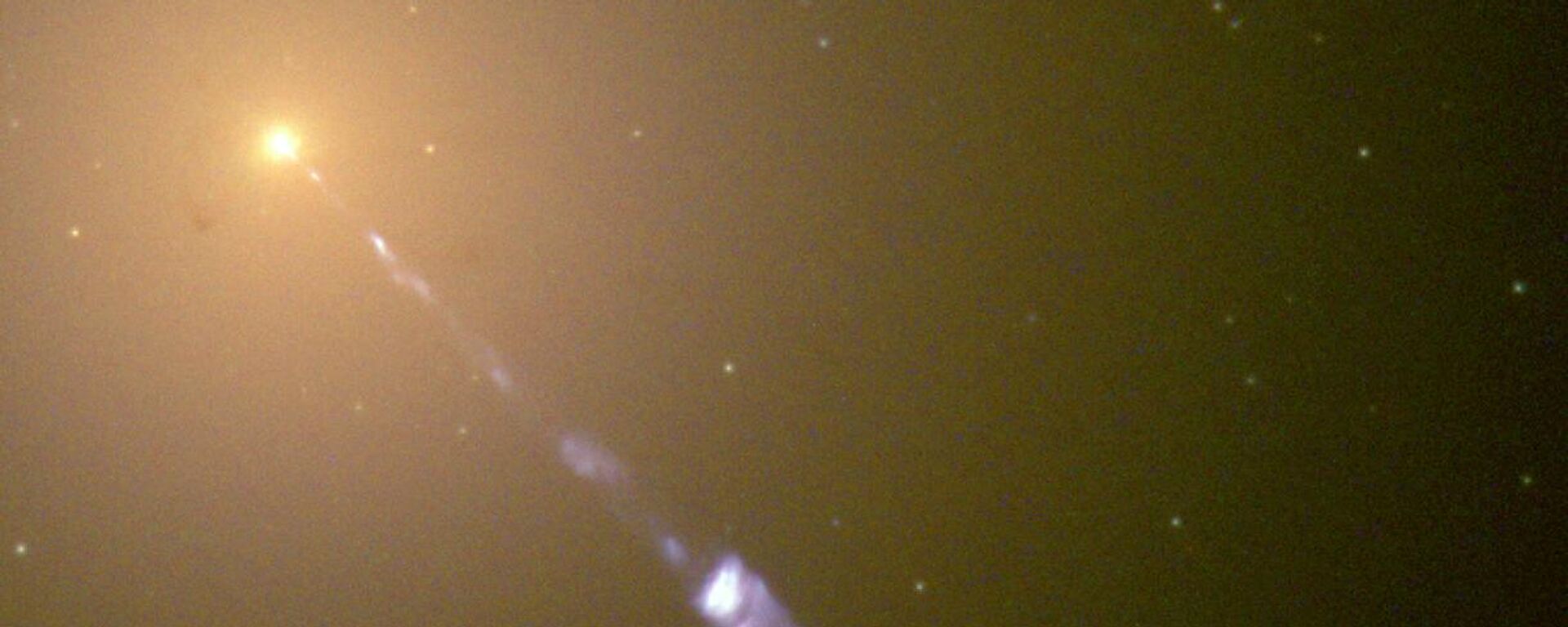 Вид на релятивистскую струю из галактики M87, в центре которой находится черная дыра - Sputnik Армения, 1920, 29.05.2023