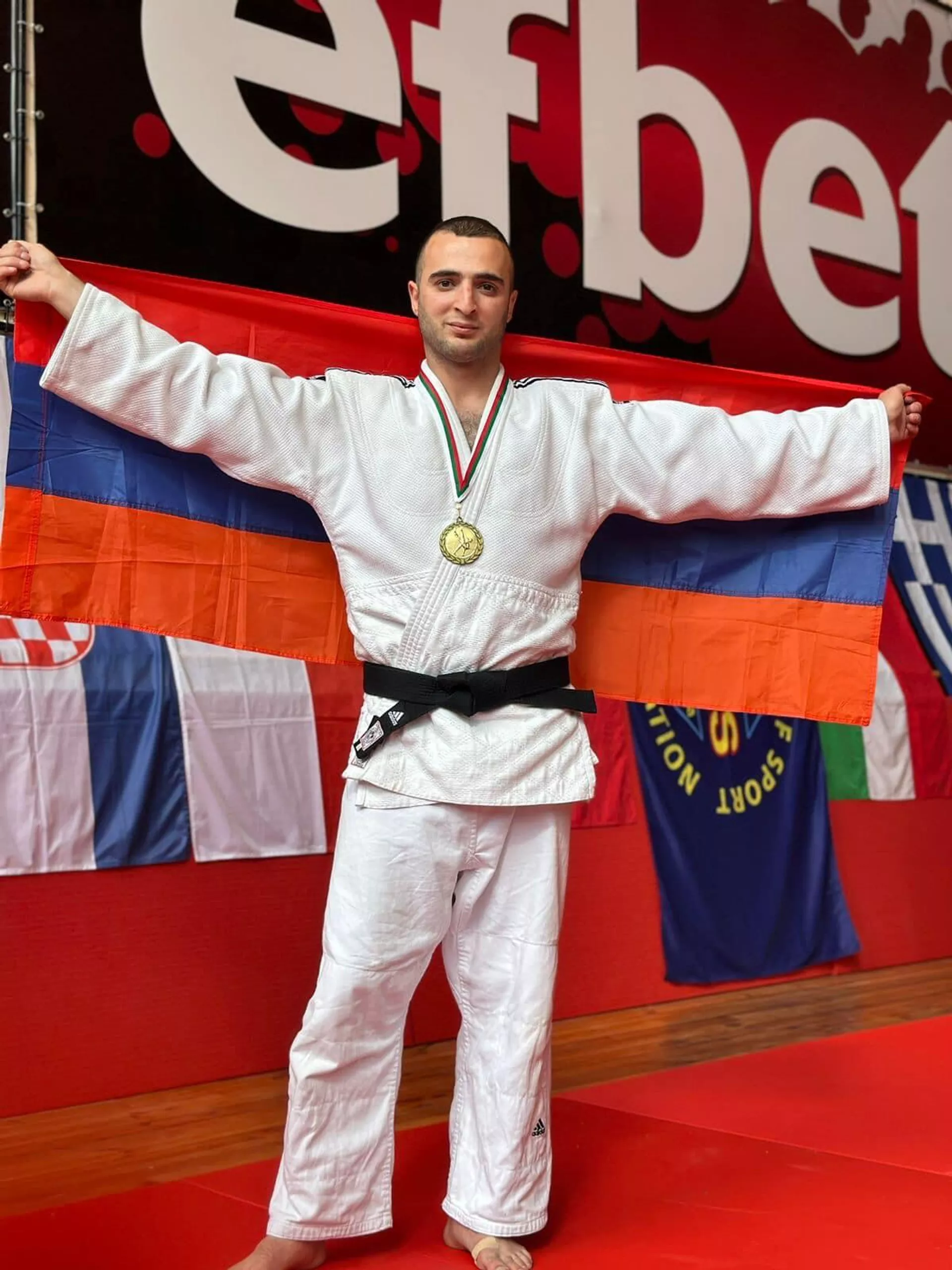 Роберт Геворкян завоевал золотую медаль на третьем чемпионате Европы по дзюдо среди глухих - Sputnik Армения, 1920, 06.05.2023