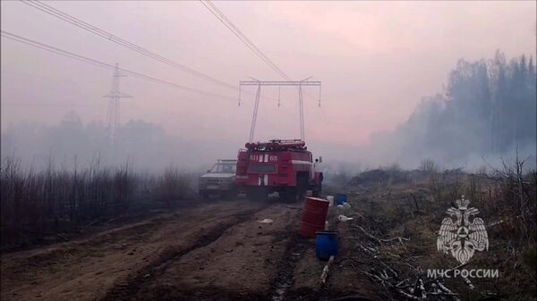 Обстановка с лесными пожарами в Свердловской области - Sputnik Армения