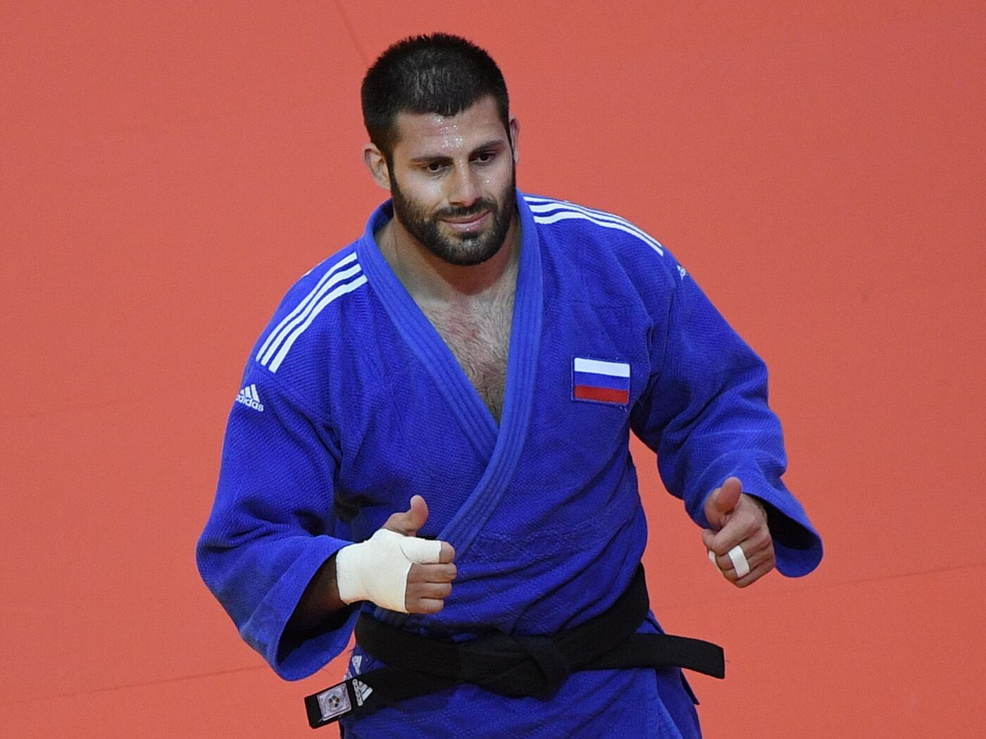 Бисексуалы спермы порно жабылған пизду жалайды