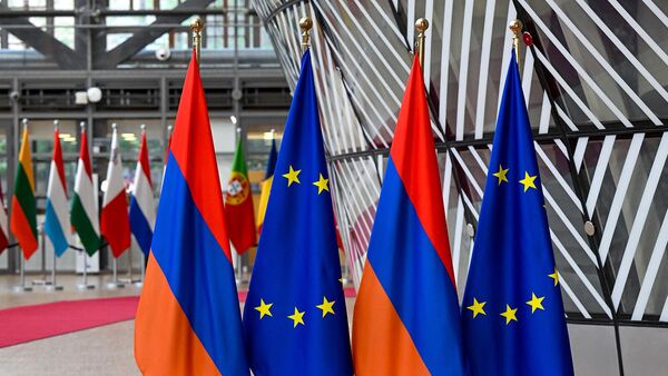 ՀՀ–ի և Եվրամիության դրոշները - Sputnik Արմենիա