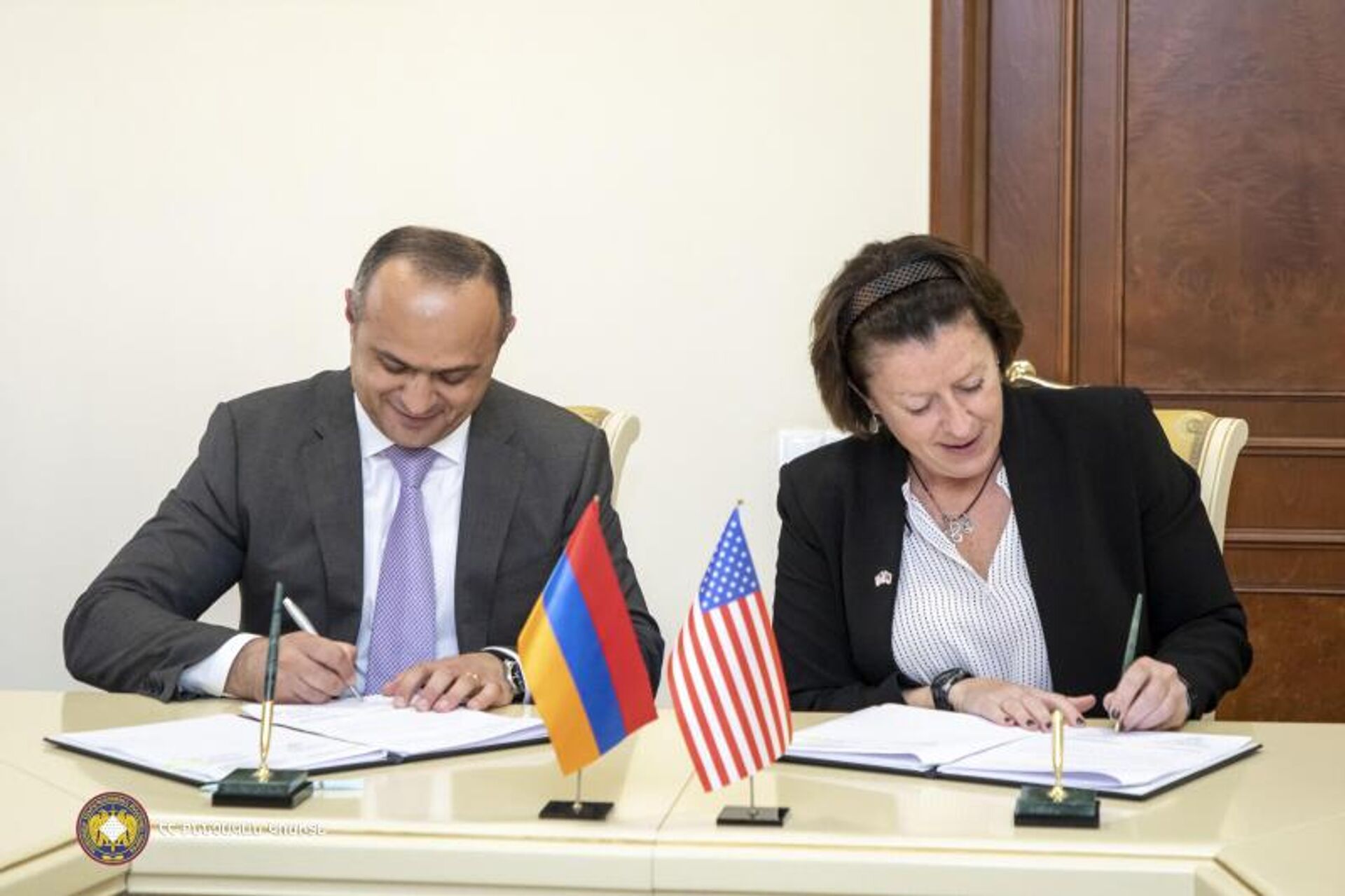 Церемония подписания меморандума о сотрудничестве между Следственным комитетом Армении и ФБР США (16 мая 2023). Еревaн - Sputnik Армения, 1920, 16.05.2023