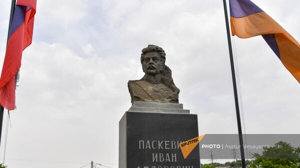 В Ереване отметили день рождения генерала Паскевича (19 мая 2023). Ереван - Sputnik Армения
