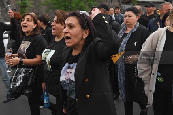 Акция родителей погибших военнослужащих и их сторонников в поддержку арестованной Гаяне Акопян (20 мая 2023). Еревaн - Sputnik Армения