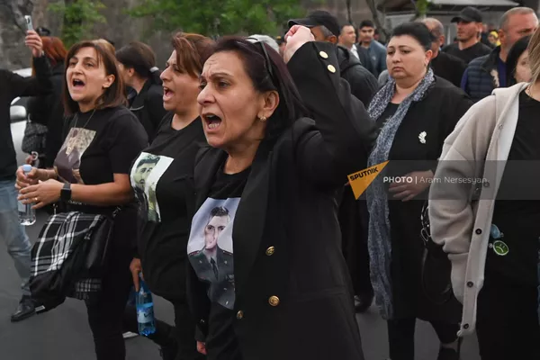 Акция родителей погибших военнослужащих и их сторонников в поддержку арестованной Гаяне Акопян (20 мая 2023). Еревaн Акция родителей погибших военнослужащих и их сторонников в поддержку арестованной Гаяне Акопян (20 мая 2023). Еревaн - Sputnik Армения