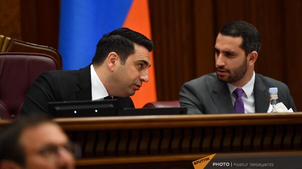 Ալեն Սիմոնյանն ու Ռուբեն Ռուբինյանը ԱԺ–ում - Sputnik Արմենիա