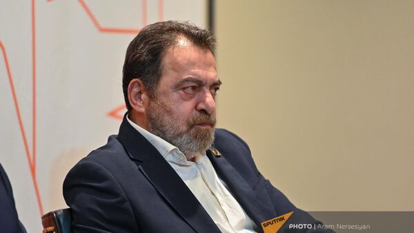 Грант Тохатян на пресс-конференции инициативной группы по защите Карабаха (23 мая 2023). Еревaн - Sputnik Армения